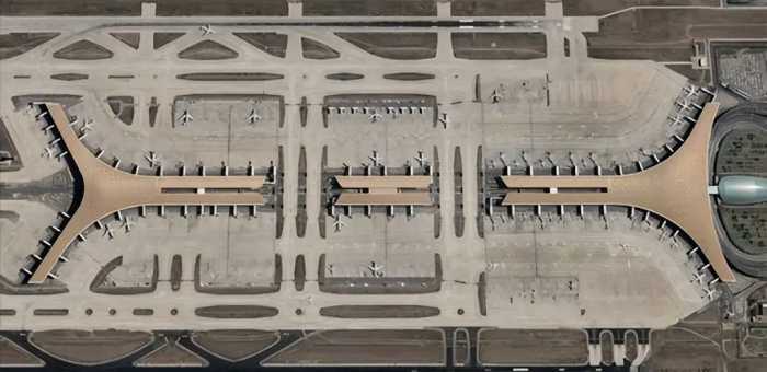 机场“走断腿”！越建越大的反人性设计，还是以服务旅客为中心吗