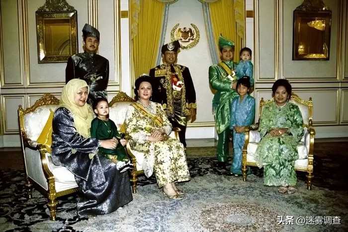 印尼顶级嫩模嫁入王室，原以为灰姑娘变王妃，却被王子当牲畜对待